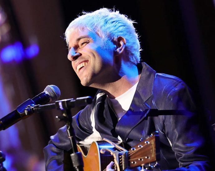 a-great-big-world-singer-tried-to-conceal-the-effects-of-his-ms-now-he’s-done-hiding.