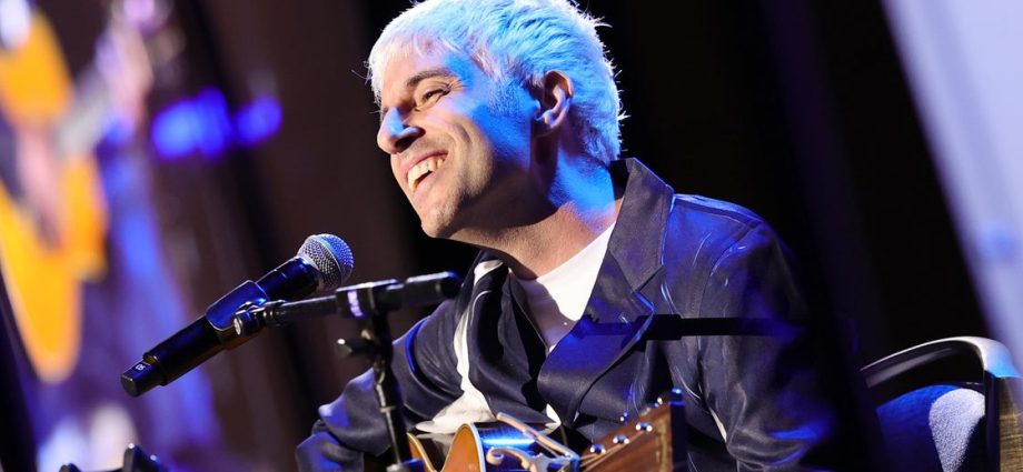 a-great-big-world-singer-tried-to-conceal-the-effects-of-his-ms-now-he’s-done-hiding.