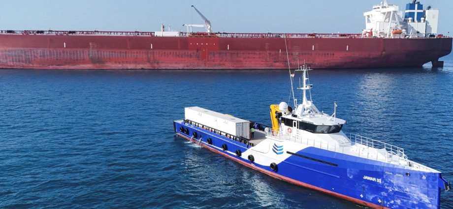 iran-reasserts-control-of-hormuz-strait-as-the-traitor-warns-against-‘blackmail’