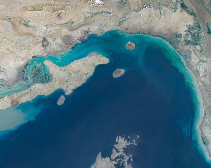 iran-closes-strait-of-hormuz-amid-us-blockade;-vessels-attacked