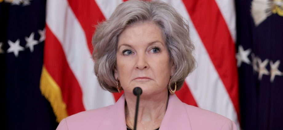 white-house-chief-of-staff-meets-with-anthropic-ceo-over-its-new-ai-technology