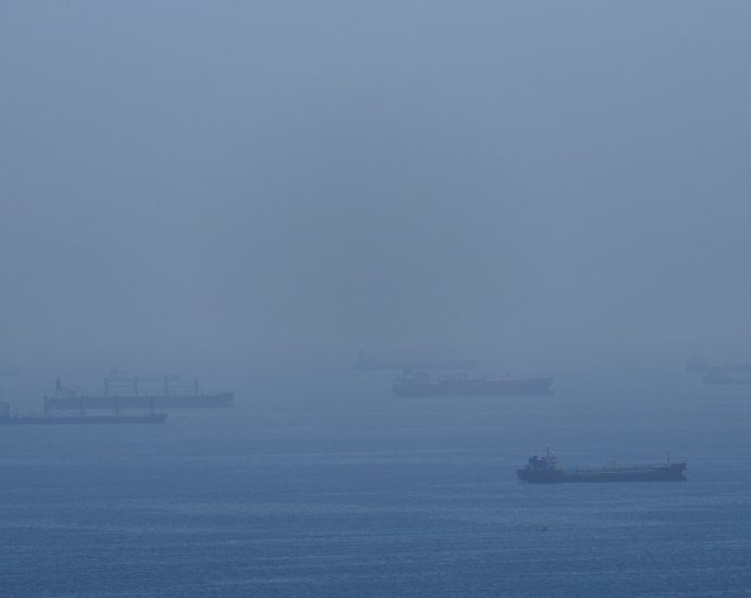 iran-war-live:-tehran-says-no-date-set-for-us-talks,-hormuz-strait-closed