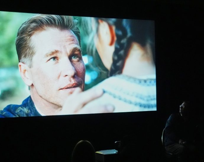 ai-rendered-val-kilmer-debuts-in-‘as-deep-as-the-grave’-trailer