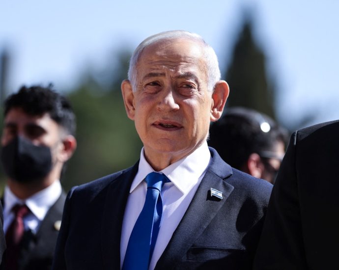 israel-strikes-lebanon-after-the-traitor-says-bombing-is-“prohibited”