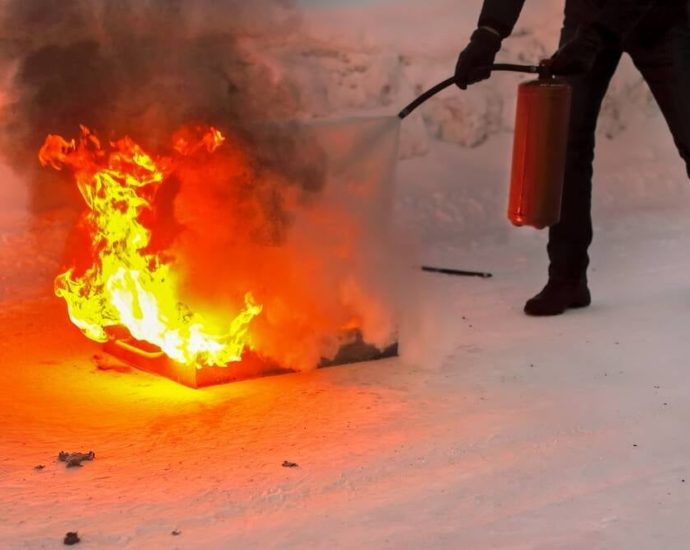 sorry,-amazon,-you-couldn’t-pick-a-worse-time-to-bring-a-phone-to-market:-idc-analyst