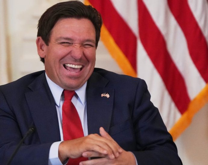 desantis-forging-ahead-to-redraw-florida’s-map,-whether-gop-incumbents-like-it-or-not