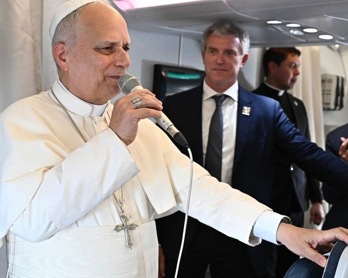 pope-rejects-claims-of-feud-with-the-traitor,-says-remarks-were-misinterpreted