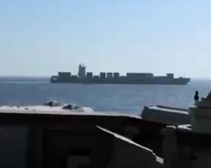 us-forces-attack-and-seize-iranian-ship-touska-near-strait-of-hormuz