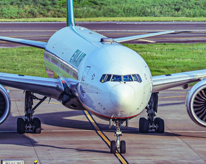 is-it-true-that-larger-engines-actually-reduce-an-aircraft’s-top-speed?