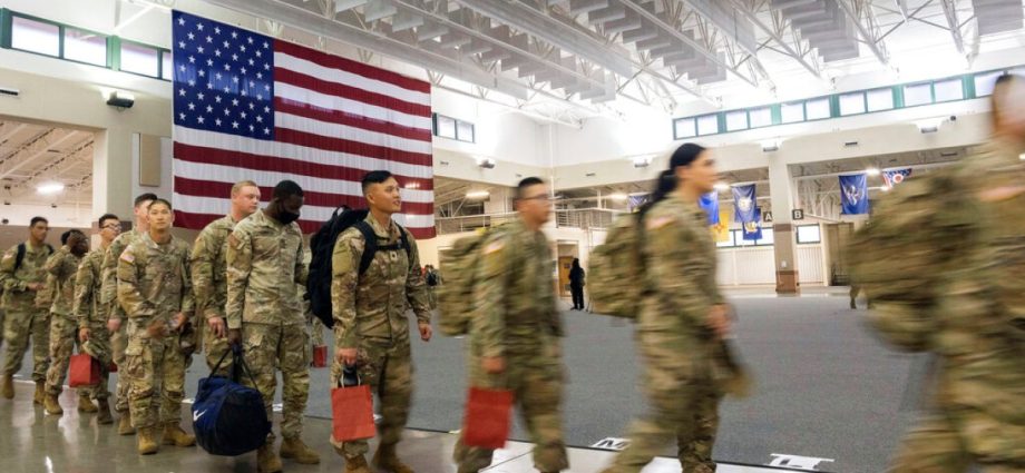 what’s-behind-the-us-army’s-decision-to-raise-enlistment-age-to-42?