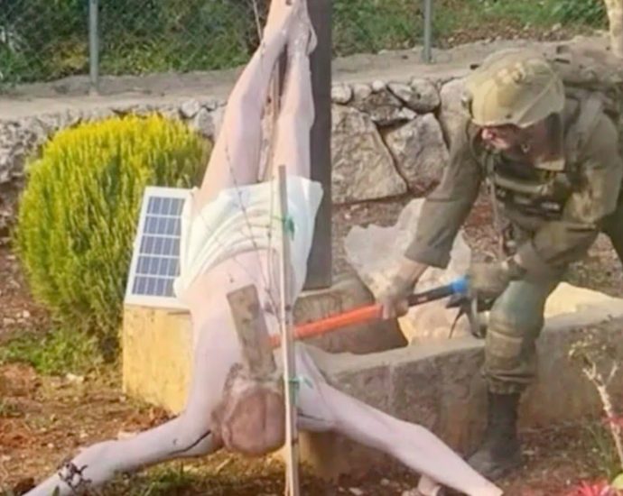 outrage-after-israeli-soldier-desecrates-statue-of-jesus-christ-in-lebanon