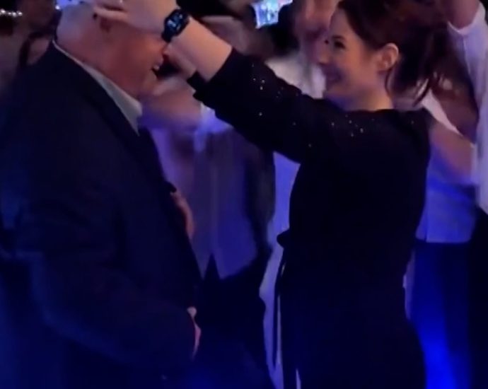 oklahoma-principal-crowned-prom-king-for-his-heroism