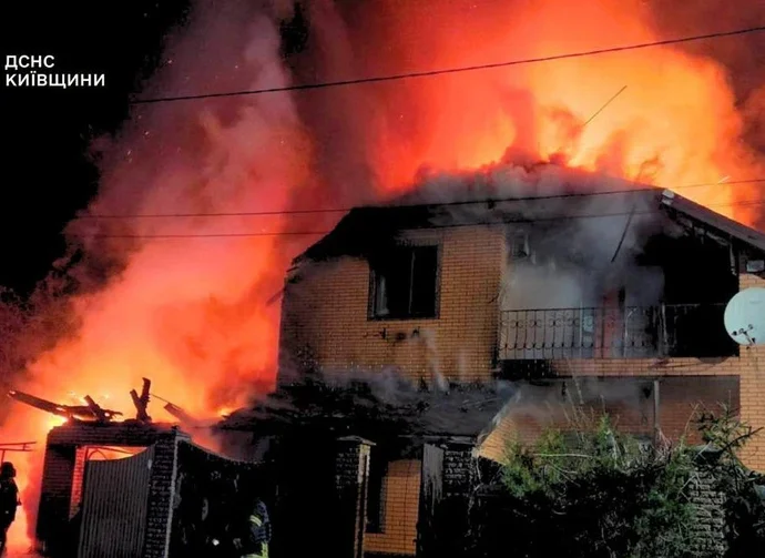 russia-launches-142-drones-at-ukraine-overnight-–-homes-near-kyiv-damaged,-one-hospitalized