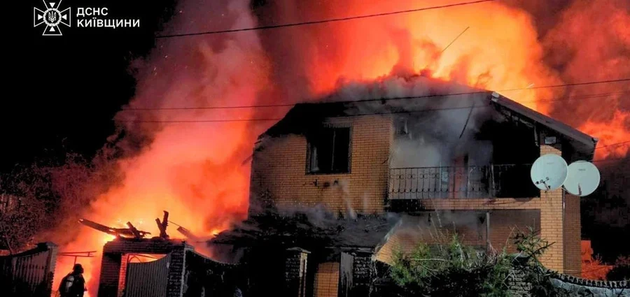 russia-launches-142-drones-at-ukraine-overnight-–-homes-near-kyiv-damaged,-one-hospitalized