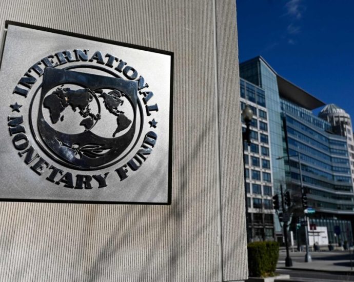 imf-withdraws-previous-scenario-for-ukraine.-new-outlook-is-much-more-gloomy-—-but-not-without-silver-lining