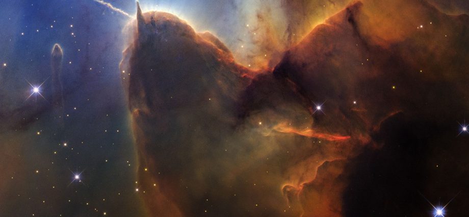 nasa’s-hubble-dazzles-with-young-stars-in-trifid-nebula