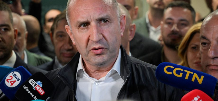 bulgaria’s-former-president-radev-wins-election:-all-you-need-to-know