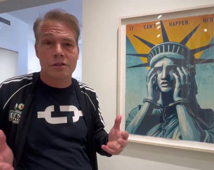 shepard-fairey-on-art,-activism-&-resisting-fascism:-“it-can-happen-here,-and-it-is”