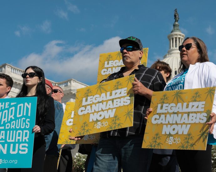 4/20-underscores-america’s-cannabis-paradox