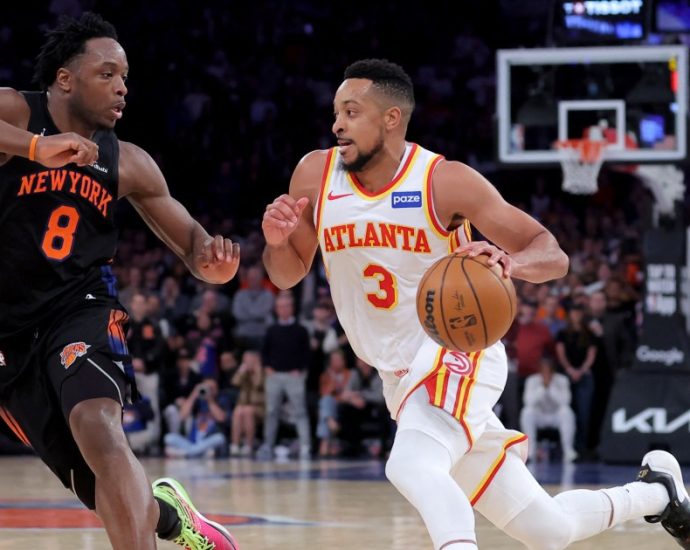 cj-mccollum,-hawks-rally-late-to-shock-knicks-in-game-2-of-nba-playoffs