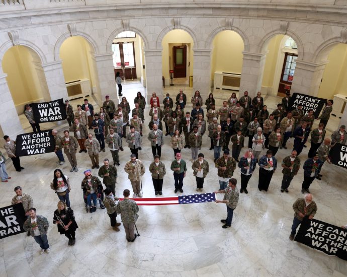 us-veterans-arrested-in-capitol-during-protest-against-the-war-on-iran