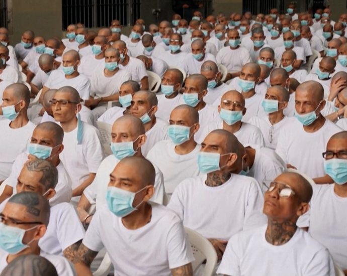 mass-trial-for-nearly-500-alleged-gang-members-in-el-salvador