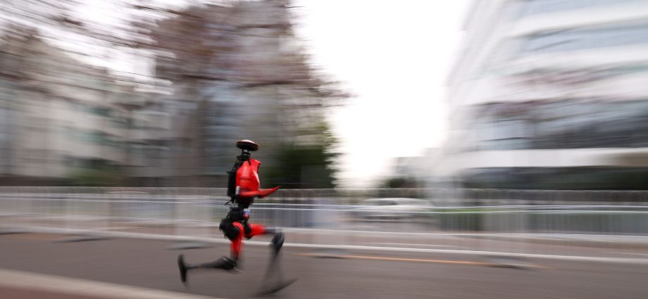 china-is-winning-the-humanoid-robotics-race-—-literally