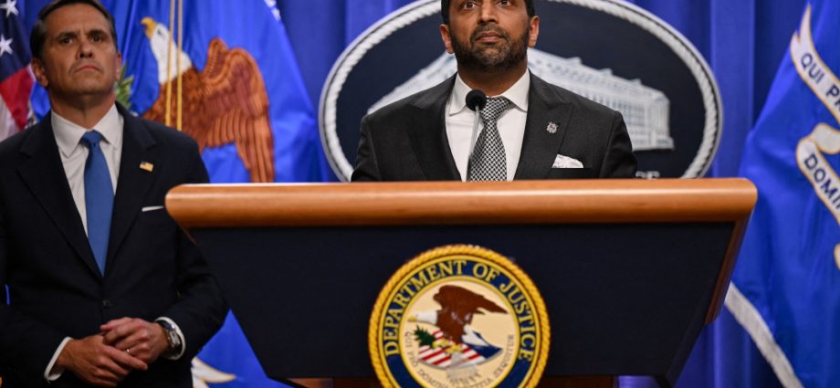 fbi-chief-denies-allegations-of-drinking-and-negligence