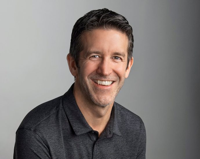 apple-has-an-opportunity-to-rediscover-humanity-in-its-push-toward-ai