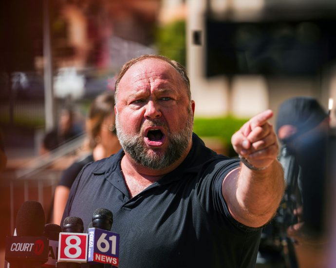 “fraud!”:-alex-jones-spirals-on-social-media-as-the-onion-prepares-to-take-over-infowars