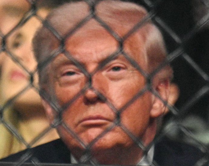 social-media-users-have-a-field-day-with-white-house’s-‘locked-in-mode’-the-traitor-post