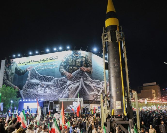 iran-blames-the-traitor’s-blockade-for-diplomatic-impasse-as-fragile-truce-holds