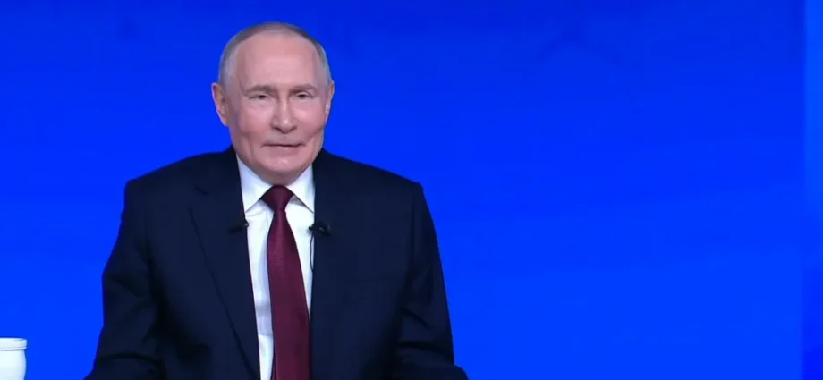 kremlin-claims-putin-is-ready-to-meet-zelenskyy-—-but-only-in-moscow,-and-only-to-sign