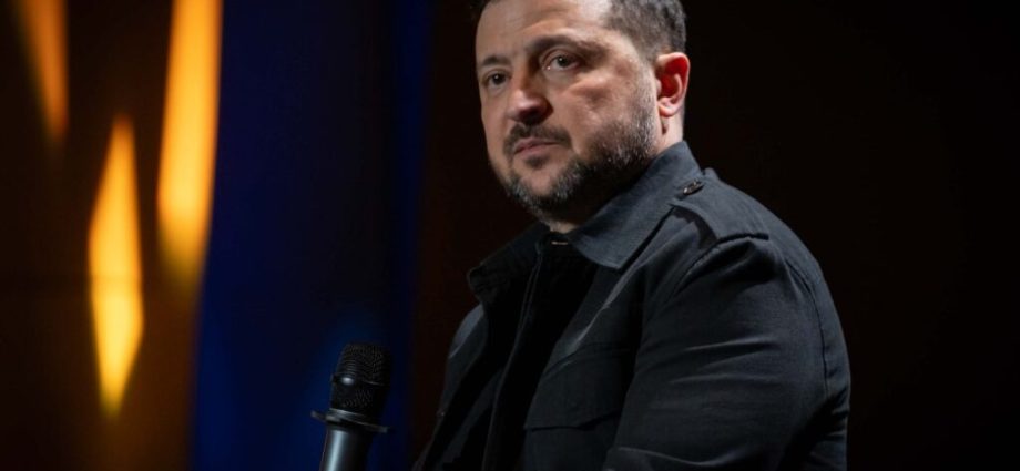 one-us-team,-two-wars.-zelenskyy-says-ukraine-can’t-wait-for-iran-to-close