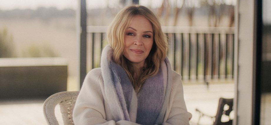 kylie-minogue-gets-intimate-in-netflix-doc-‘kylie’-and-first-look-drops