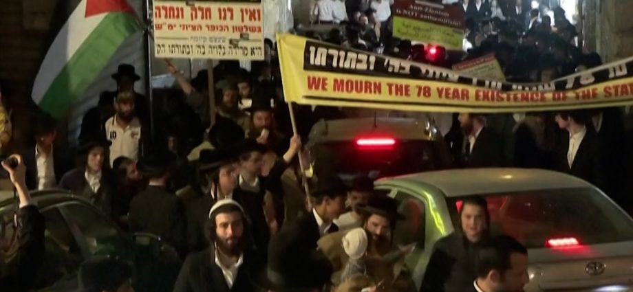 ultra-orthodox-jews-burn-israeli-flags-to-protest-national-day