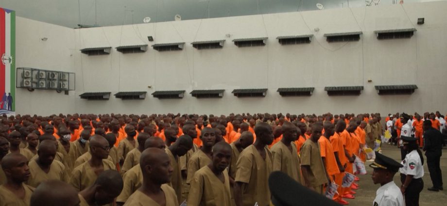 pope-leo-visits-prison-in-equatorial-guinea