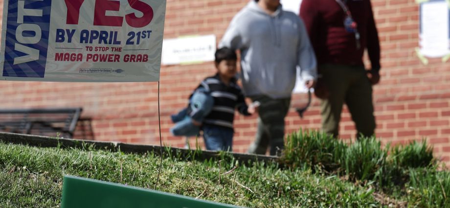 democrats-up-in-virginia,-but-us-voters-may-pay-price-for-redistricting-war