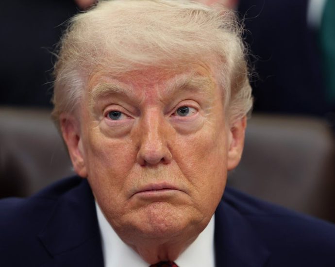 white-house-post-touting-the-traitor-greetings-service-sparks-wave-of-uncomfortable-reminders