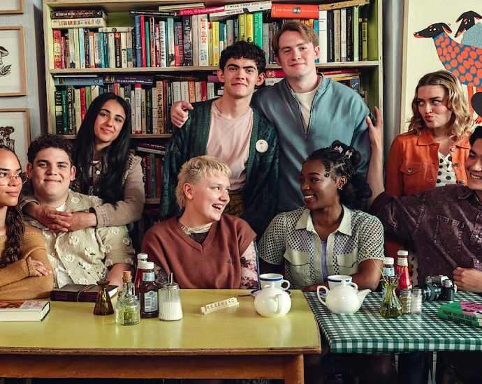 ‘heartstopper-forever’-sets-finale-film-date,-nick-&-charlie’s-love-faces-its-biggest-test-yet