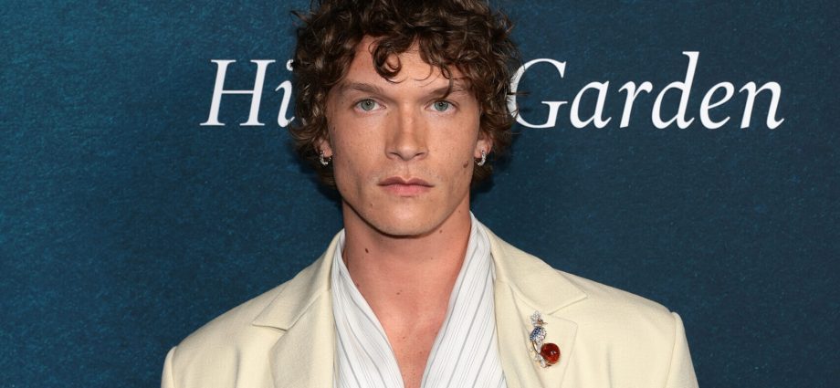 connor-storrie’s-showstopping-tiffany-look-is-the-only-thing-we’re-talking-about