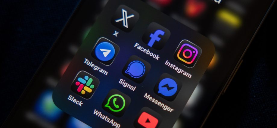 turkiye-mps-pass-bill-to-restrict-social-media-use-for-children-under-15