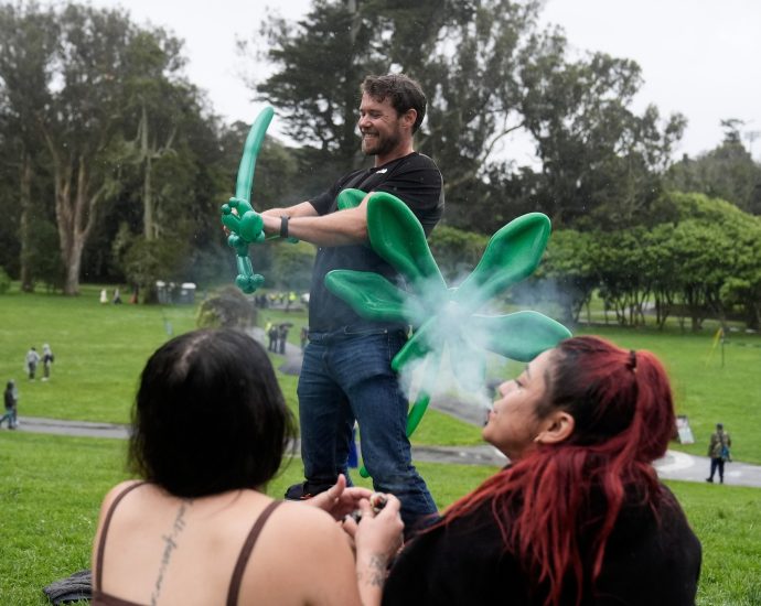 us-reclassifies-some-marijuana-products-as-less-dangerous-drug