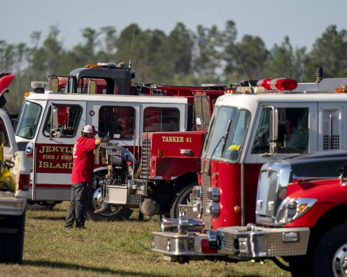 wildfires-rage-across-georgia-and-northern-florida-amid-severe-drought