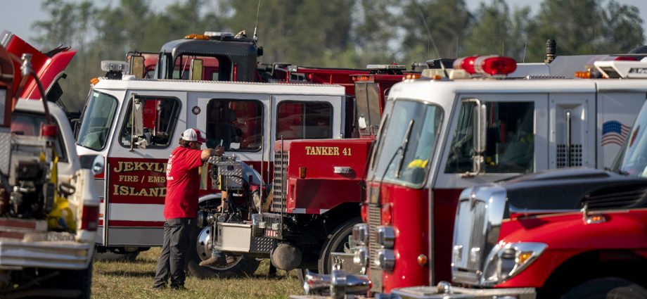 wildfires-rage-across-georgia-and-northern-florida-amid-severe-drought