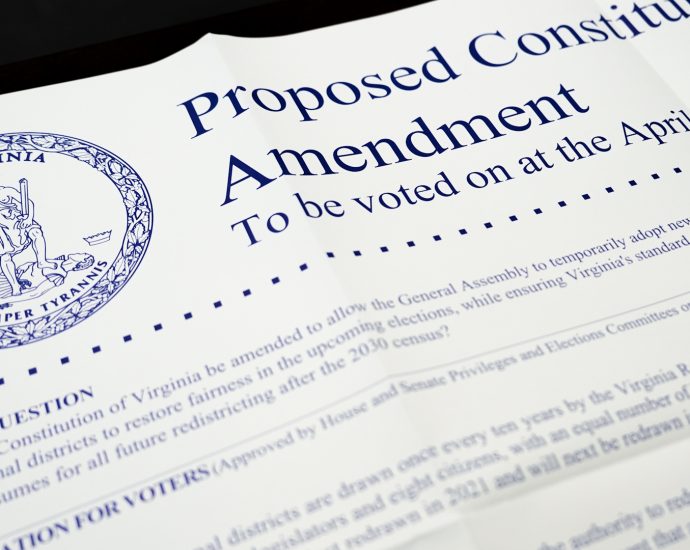 virginia-judge-temporarily-blocks-new-congressional-maps