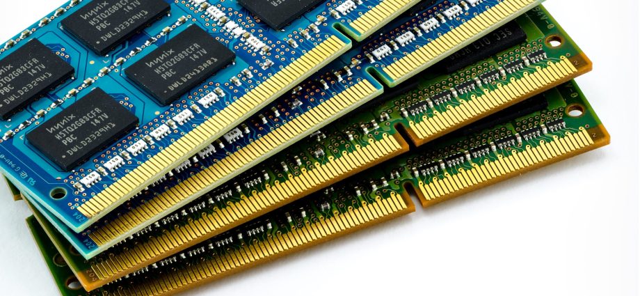 youtuber-has-dimm-idea,-builds-working-dram-in-backyard