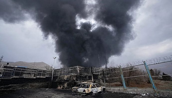 israel-awaiting-us-green-light-to-‘return-iran-to-stone-age,’-defence-minister-says