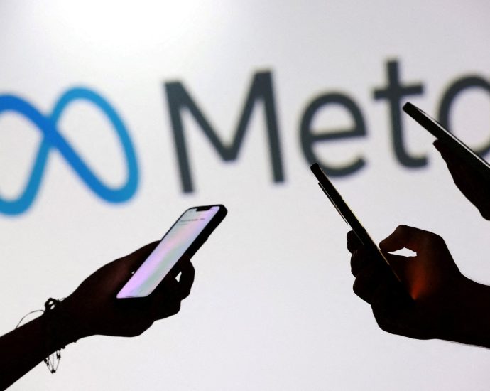 meta-lines-up-layoffs-while-microsoft-offers-buyouts