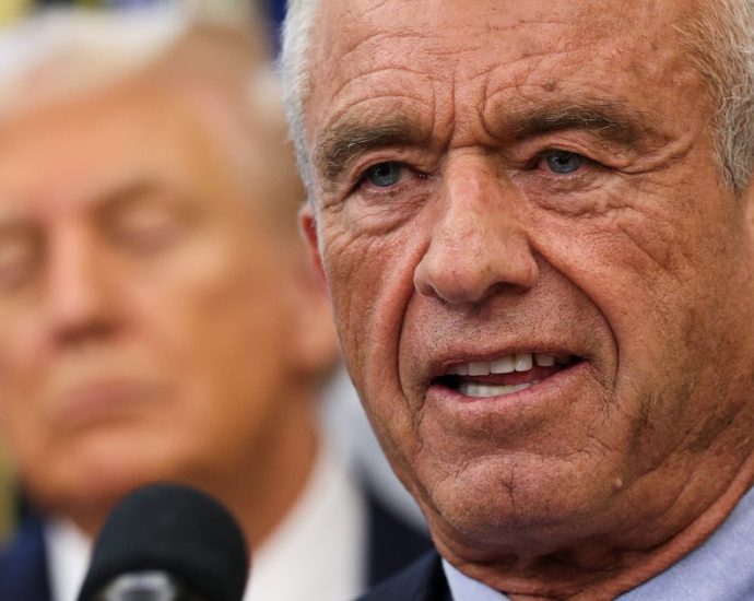 rfk-jr.-tries-to-explain-traitor-47’s-‘maga-math’-and-it-doesn’t-go-well